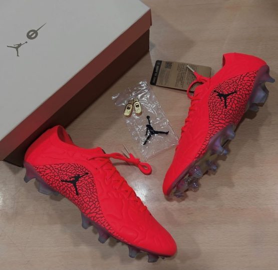 NIKE X JORDAN GUAYO